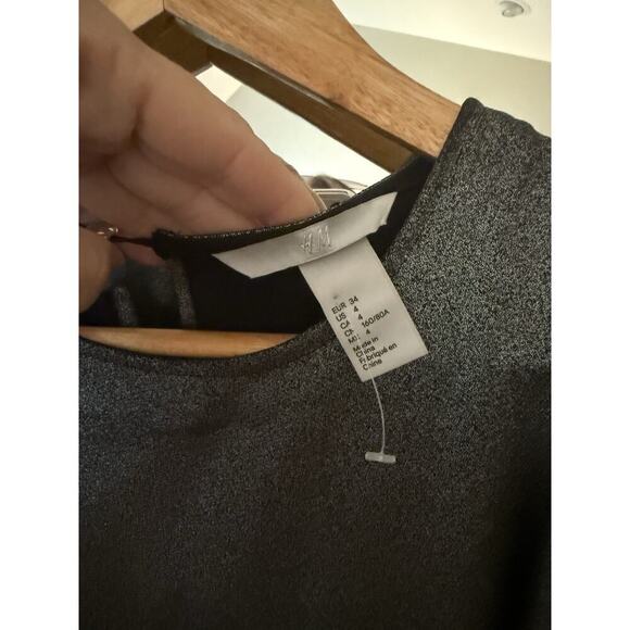 H&M evening cocktail party cold shoulder dress in black silver color in Sz 4 - Picture 4 of 6